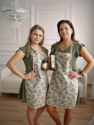 Dvě holky - jeden sen 💭 Když jsme před více než 2 lety poprvé ochutnaly tento BIO olivový olej (který má Marťa - vpravo v...