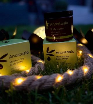 Ladíte se do vánoční atmosféry ? Světýlka k ni neodmyslitelně patří . Tak se nalaďte s námi! Vánoční Martolea.cz s...